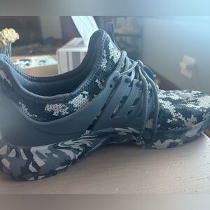 Amazon Men's Camouflage Sneakers - Black and Gray